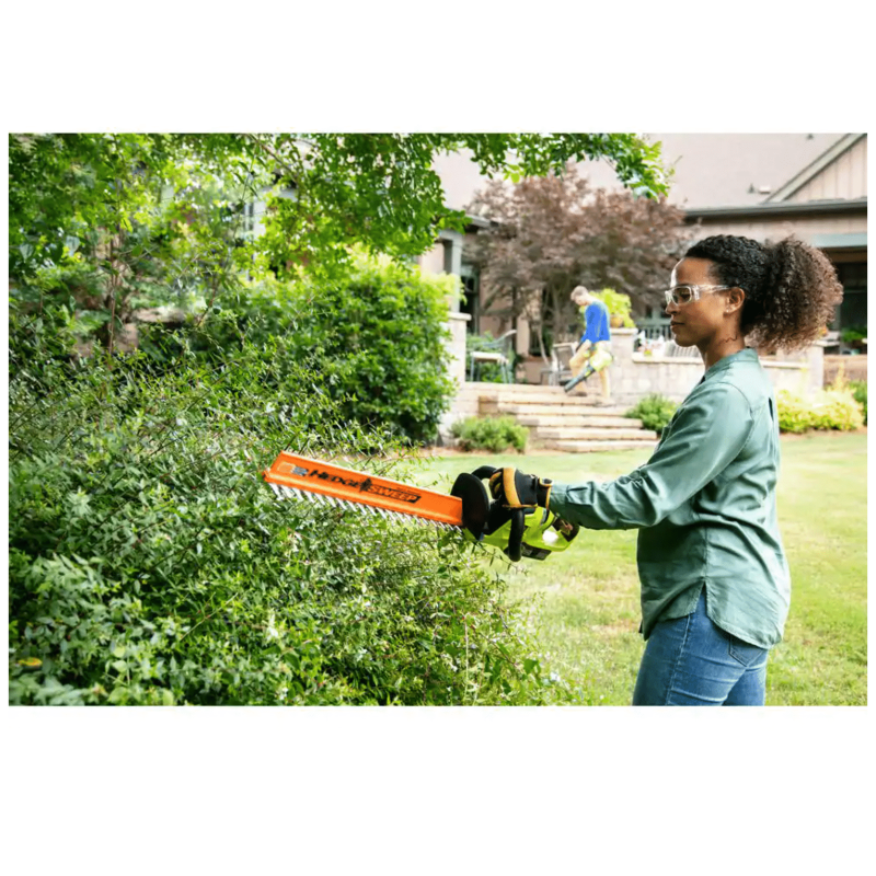 Ryobi One+ 18V 22 in. Cordless Battery Hedge Trimmer with 1.5 Ah Battery and Charger (P2660VNM)