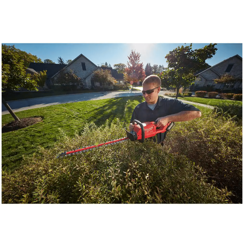 Milwaukee M18 FUEL 24 in. 18-Volt Lithium-Ion Brushless Cordless Hedge Trimmer Kit with 8.0 Ah Battery and Rapid Charger (2726-21HD)
